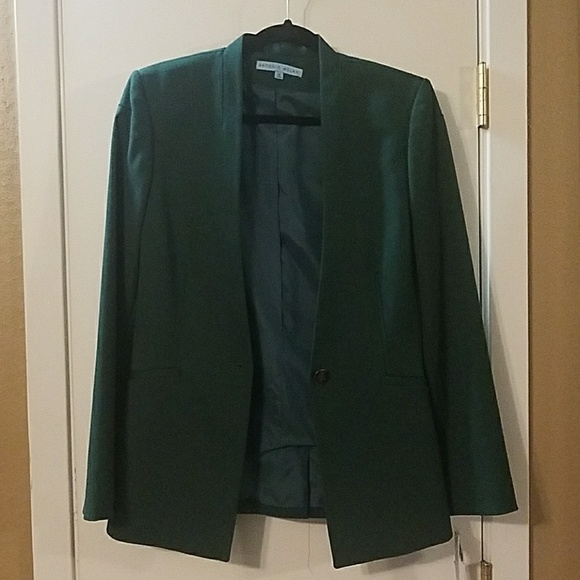 Green Blazer - Picture 1 of 6